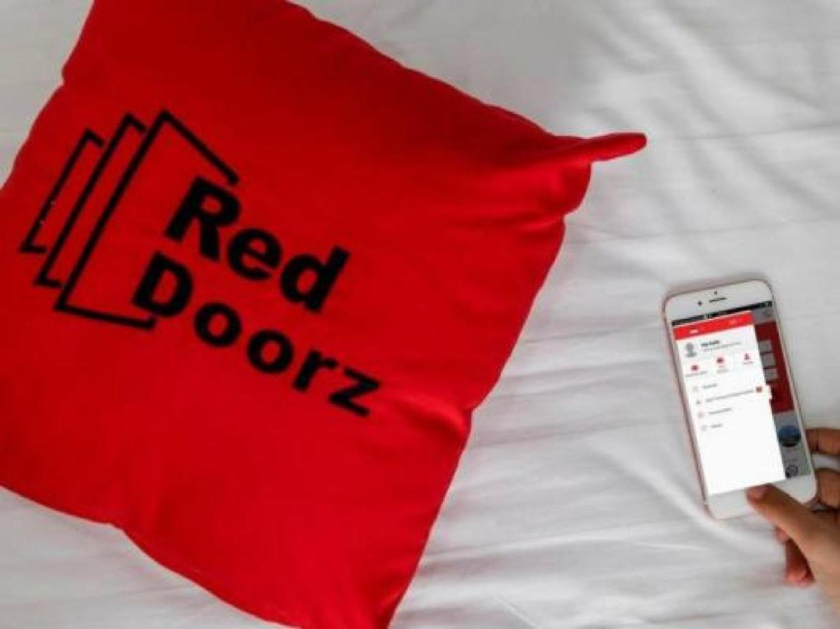 Reddoorz Near Universitas Wijaya Kusuma Surabaya Exterior foto